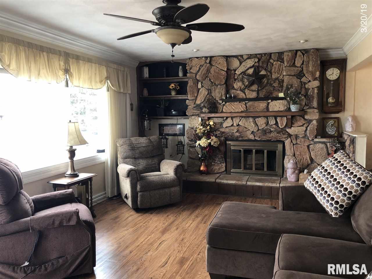 7204 Wolf Road Colona, IL 61241 - Photo 9 of 24 Gallery Image 9