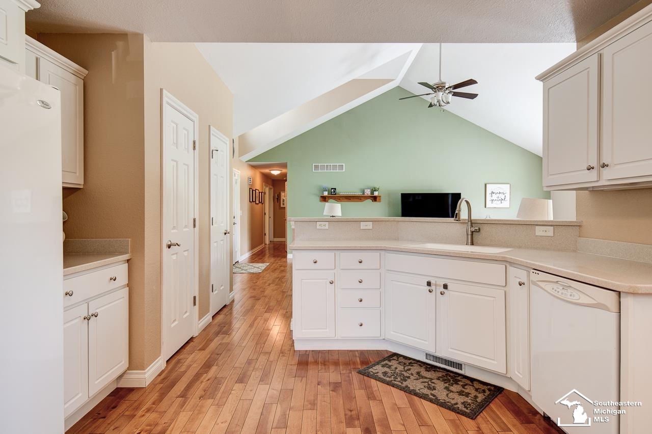 1513 Smith Road Temperance, MI 48182 - Photo 10 of 46