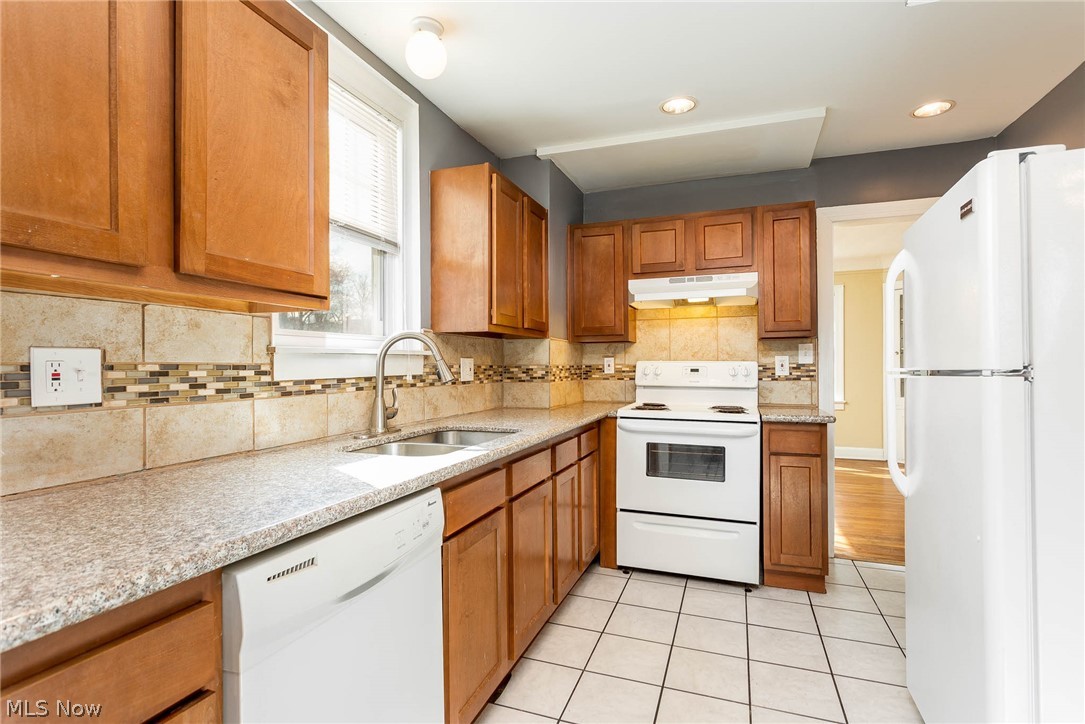 3815 Tremont Road Cleveland Heights, OH 44121 - Photo 5 of 31