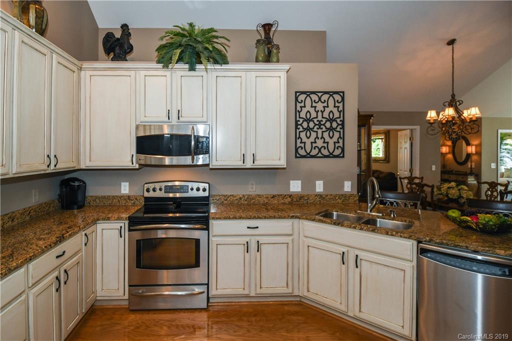 760 Ledgestone Court Tega Cay, SC 29708 - Photo 8 of 31
