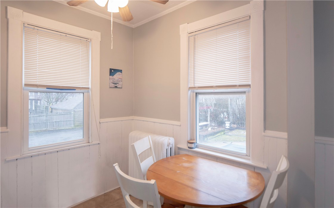 10 Braman Street, Unit 1 Newport, RI 02840 - Photo 8 of 14 Eating area