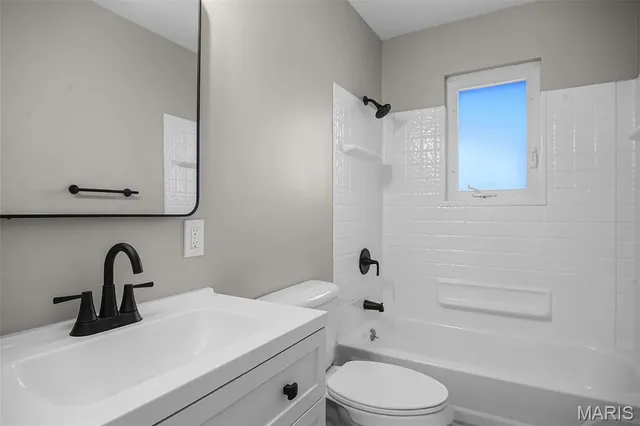 $198,900 | 733 Mediterranean Drive, Florissant, MO 63031