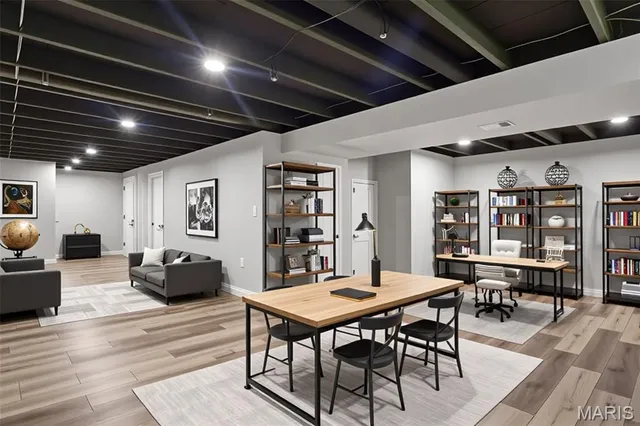 $198,900 | 733 Mediterranean Drive, Florissant, MO 63031