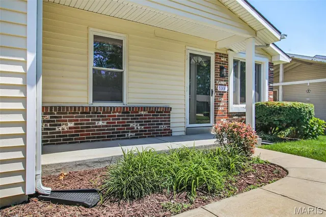 $198,900 | 733 Mediterranean Drive, Florissant, MO 63031
