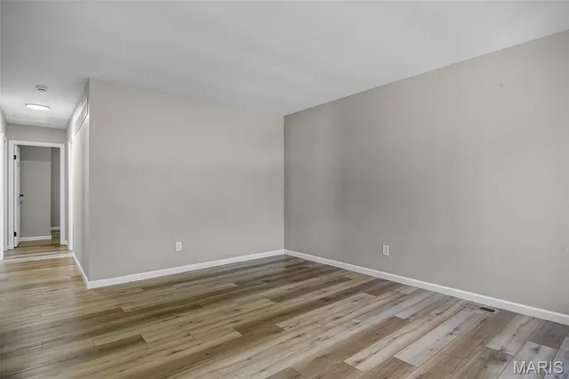 $198,900 | 733 Mediterranean Drive, Florissant, MO 63031