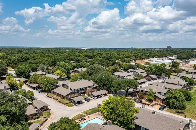 $150,000 | 1122 Millview Drive, Unit 2702, Arlington, TX 76012
