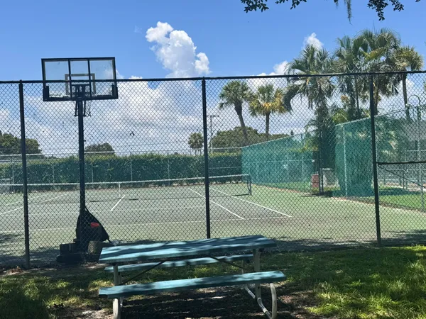 $189,900 | 3124 Highway 441, Unit J1, Okeechobee, FL 34974