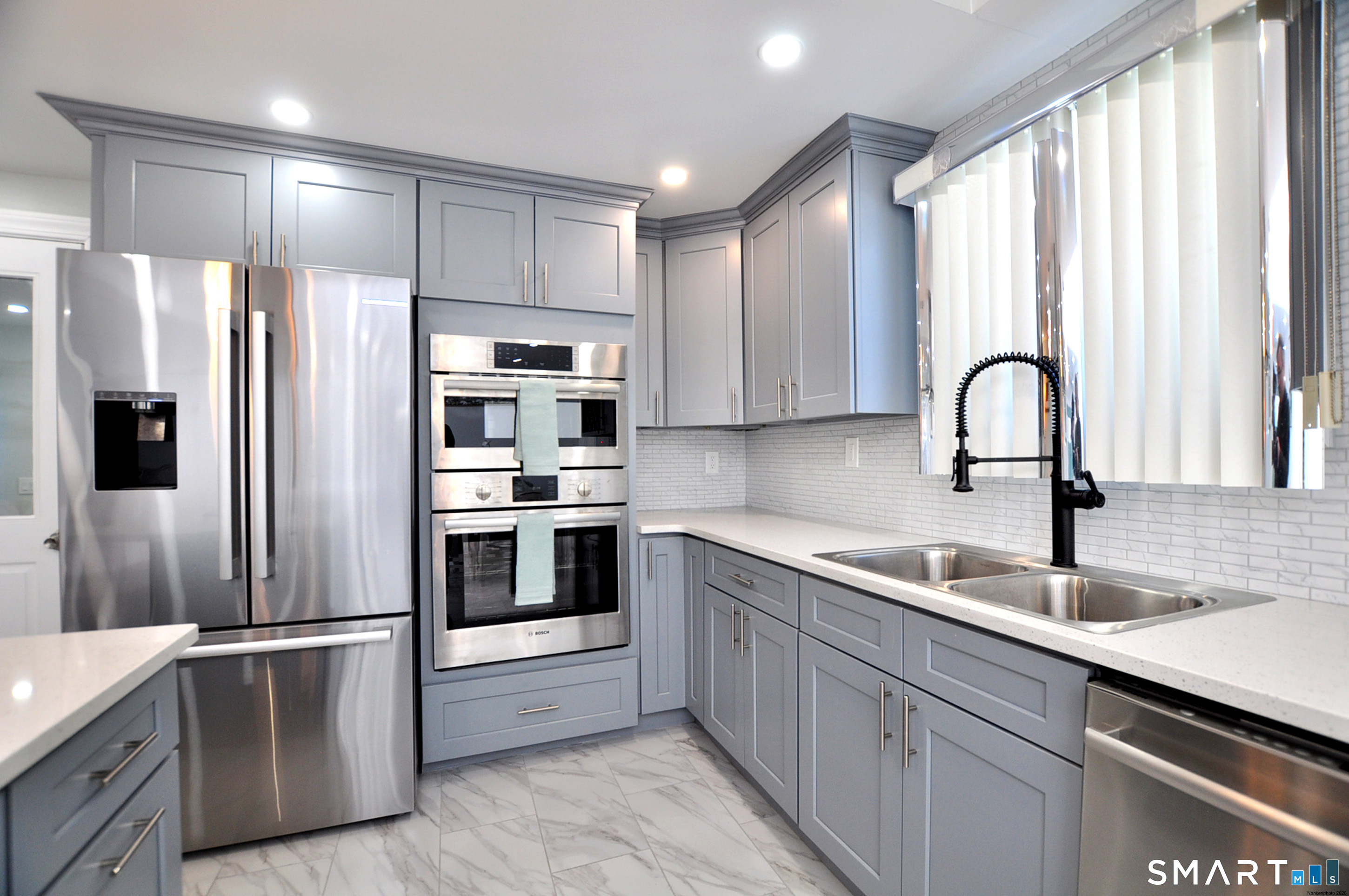 3 Curtis Street Norwich, CT 06360 - Photo 14 of 39