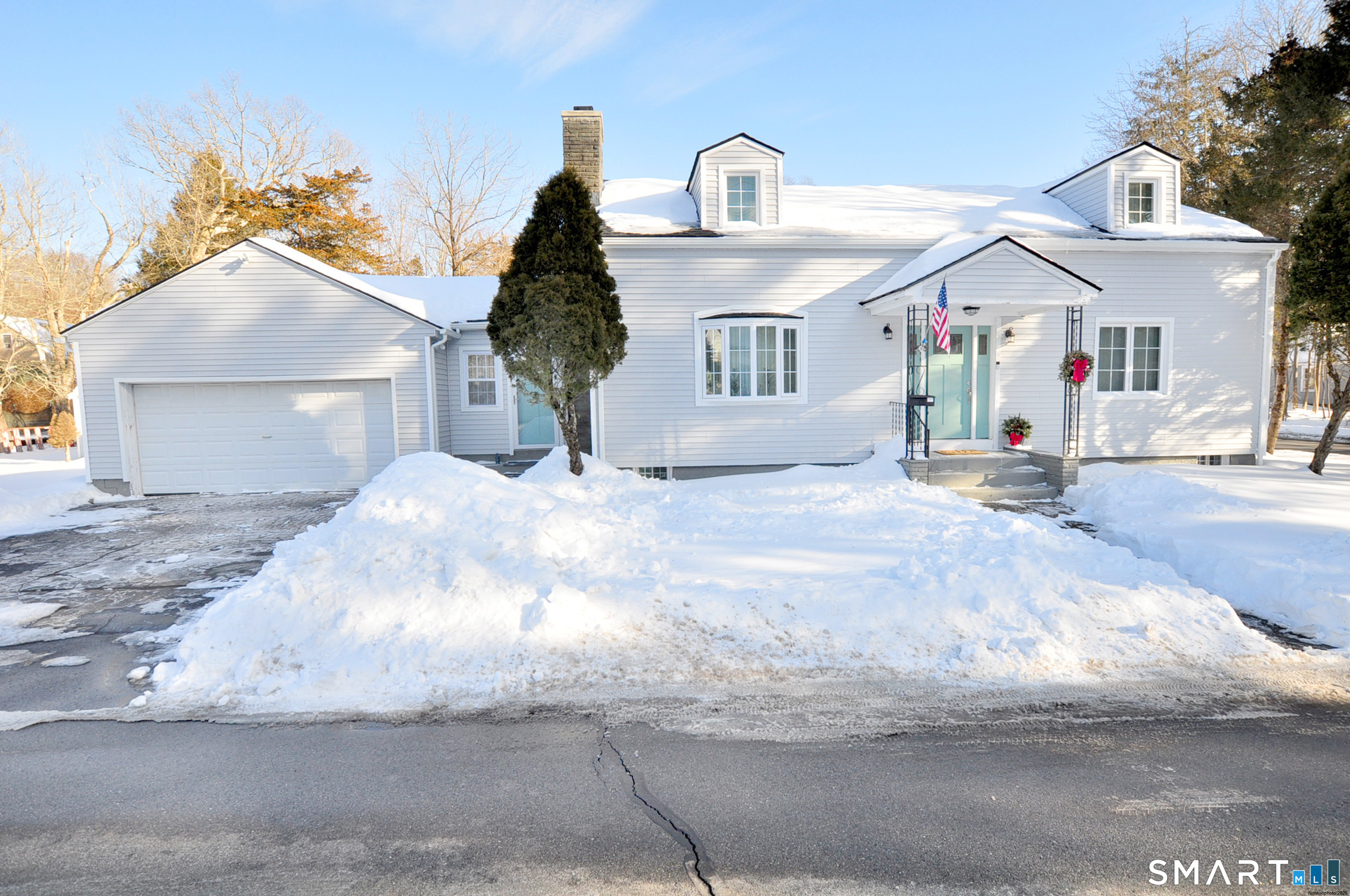 3 Curtis Street Norwich, CT 06360 - Photo 2 of 39