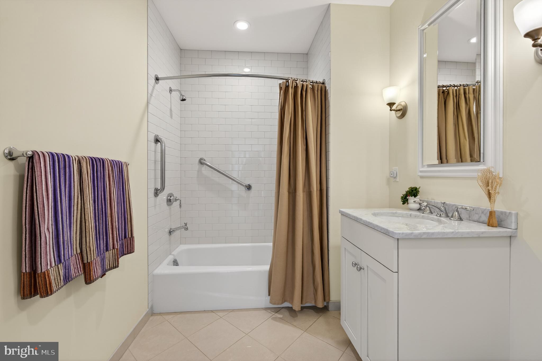 233 Iron Works Way Wayne, PA 19087 - Photo 28 of 33 En-Suite Bath for 2nd Bedroom