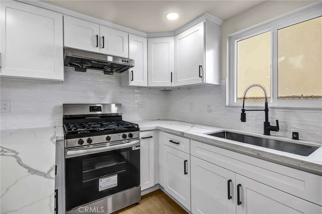 4734 Helmgate Drive El Monte, CA 91732 - Photo 9 of 20 Kitchen