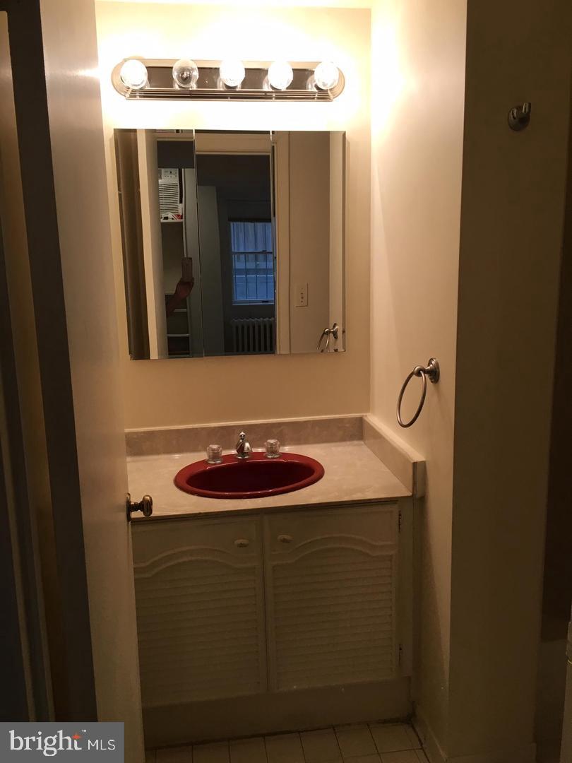 2007 Kalorama Road Northwest Washington, DC 20009 - Photo 12 of 19