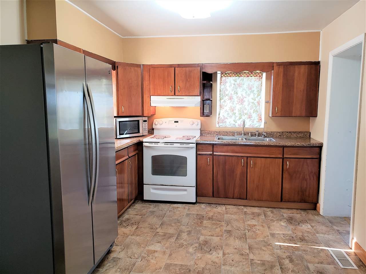 598 West Chapman Road Mount Pleasant, MI 48858 - Photo 9 of 36 1877512-8.JPG