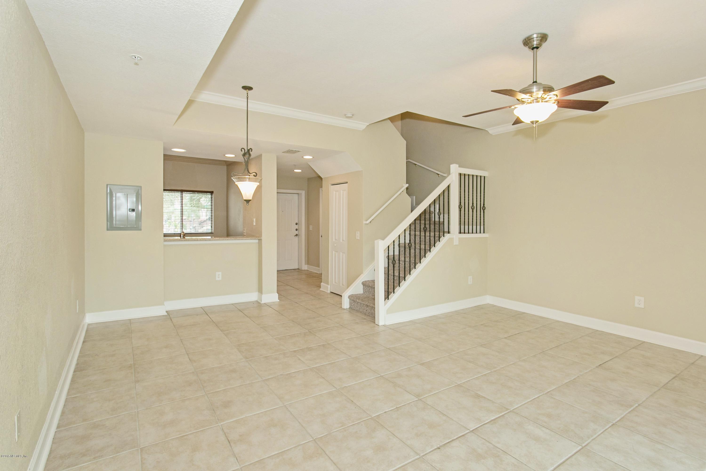 9745 Touchton Road, Unit 1429 Jacksonville, FL 32246 - Photo 7 of 26 007_Living Area
