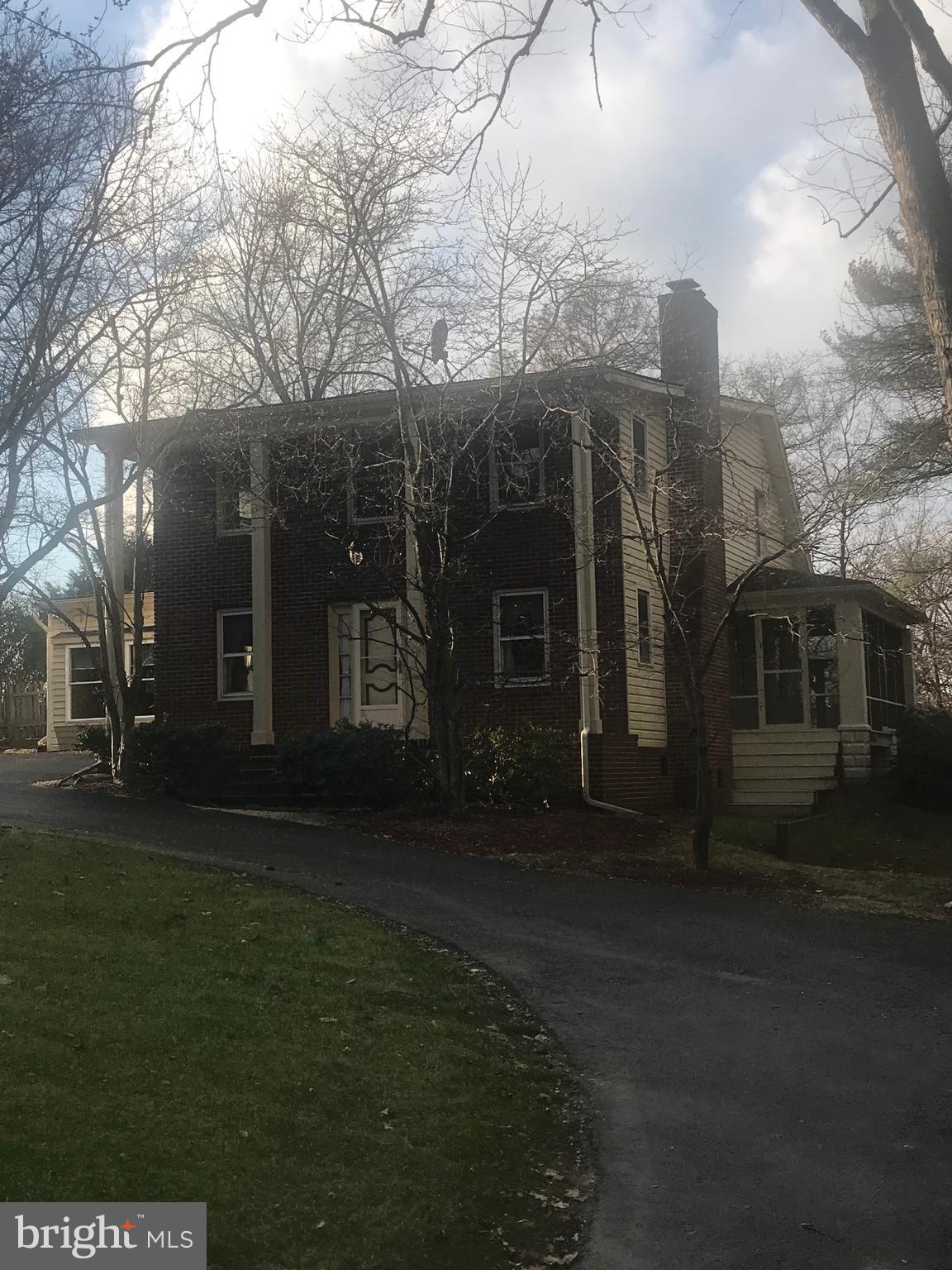 240 School House Road Lancaster, PA 17603 - Photo 3 of 38 Gallery Image 3