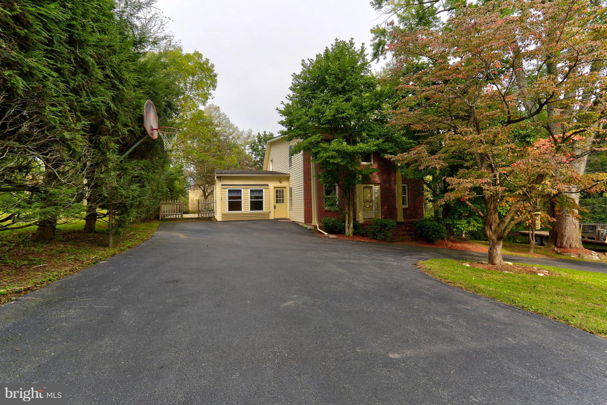240 School House Road Lancaster, PA 17603 - Photo 4 of 38 Front View of Home