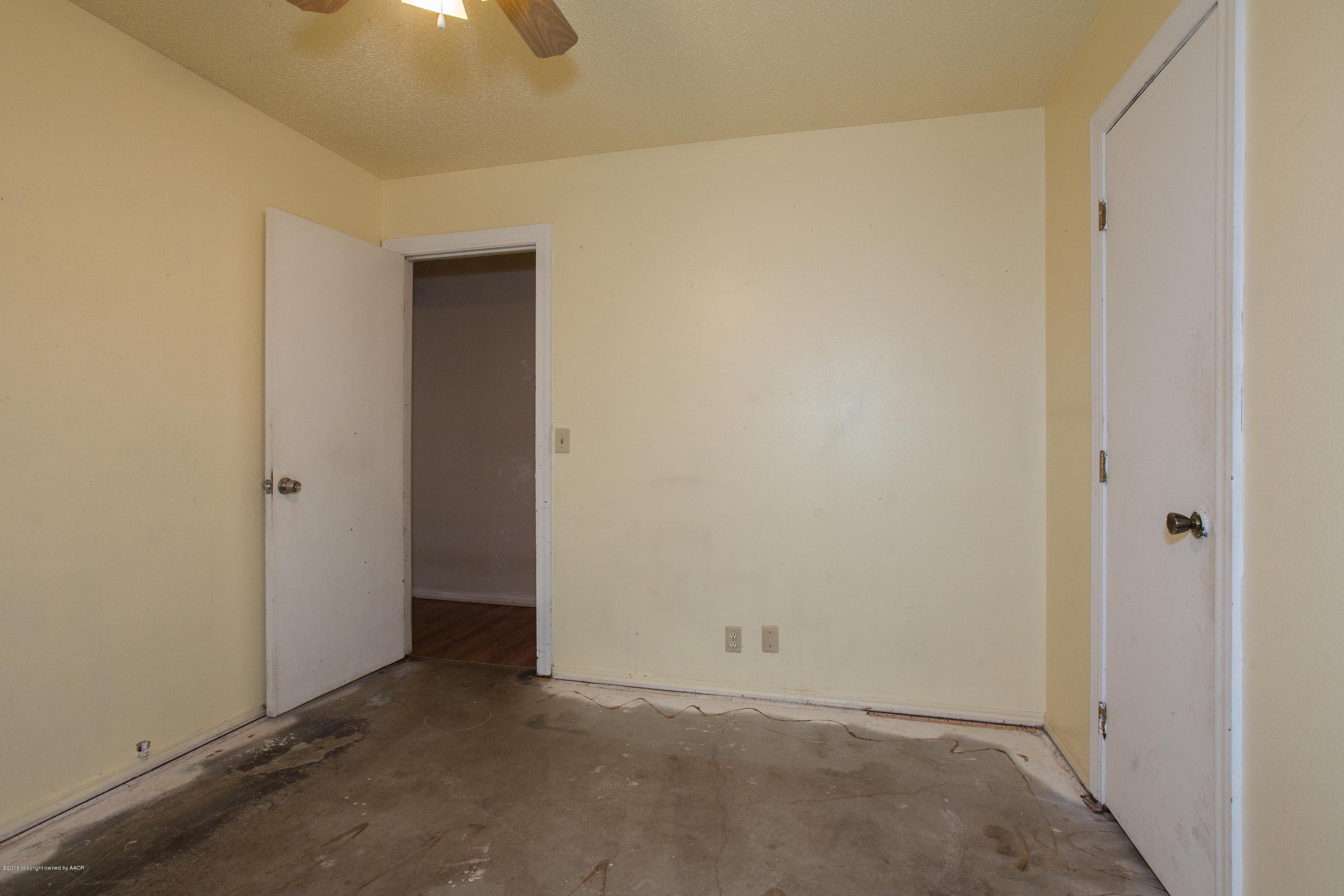 3603 South Hughes Street Amarillo, TX 79110 - Photo 15 of 35 015_Bedroom1