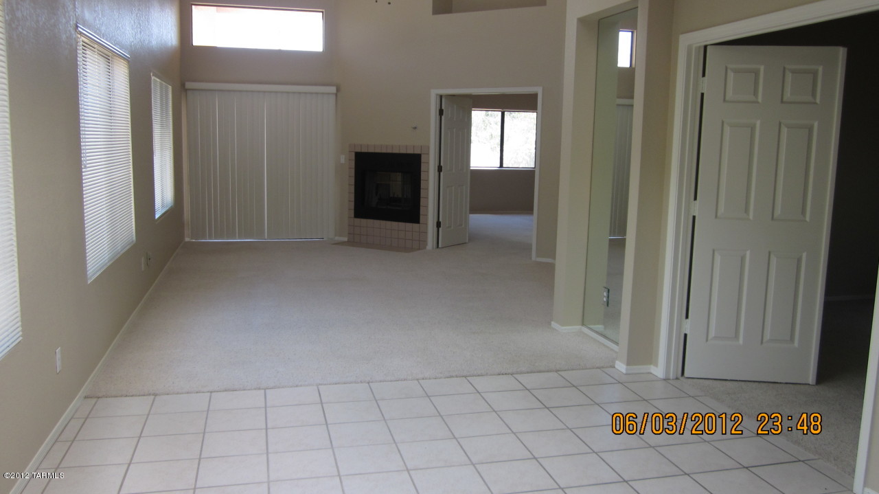 4978 North Valle Road Tucson, AZ 85750 - Photo 4 of 22