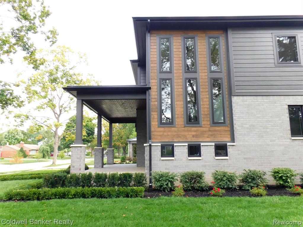 2324 Yorkshire Road Birmingham, MI 48009 - Photo 4 of 69