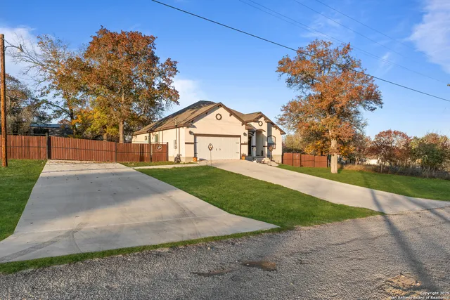 $439,000 | 225 Broken Star Trail, Poteet, TX 78065