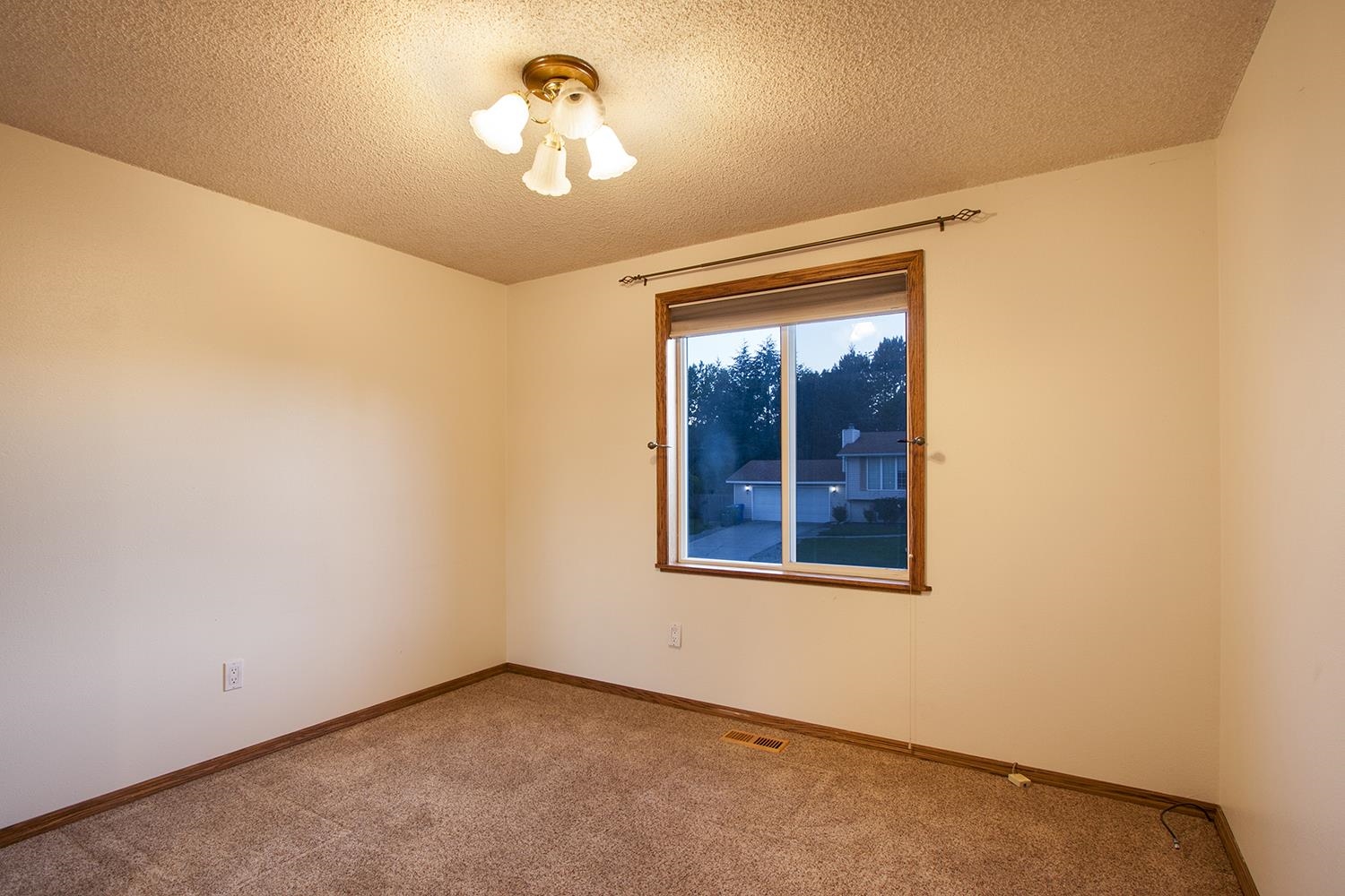 4620 North Conklin Road Spokane Valley, WA 99216 - Photo 10 of 18 Gallery Image 10