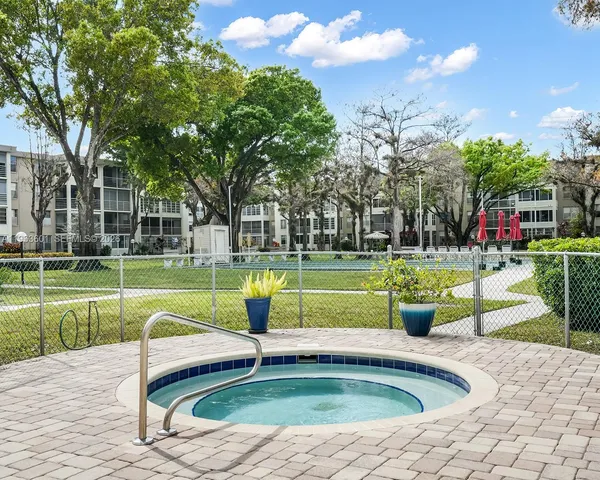 $95,000 | 2900 Northwest 48th Terrace, Unit 117, Lauderdale Lakes, FL 33313