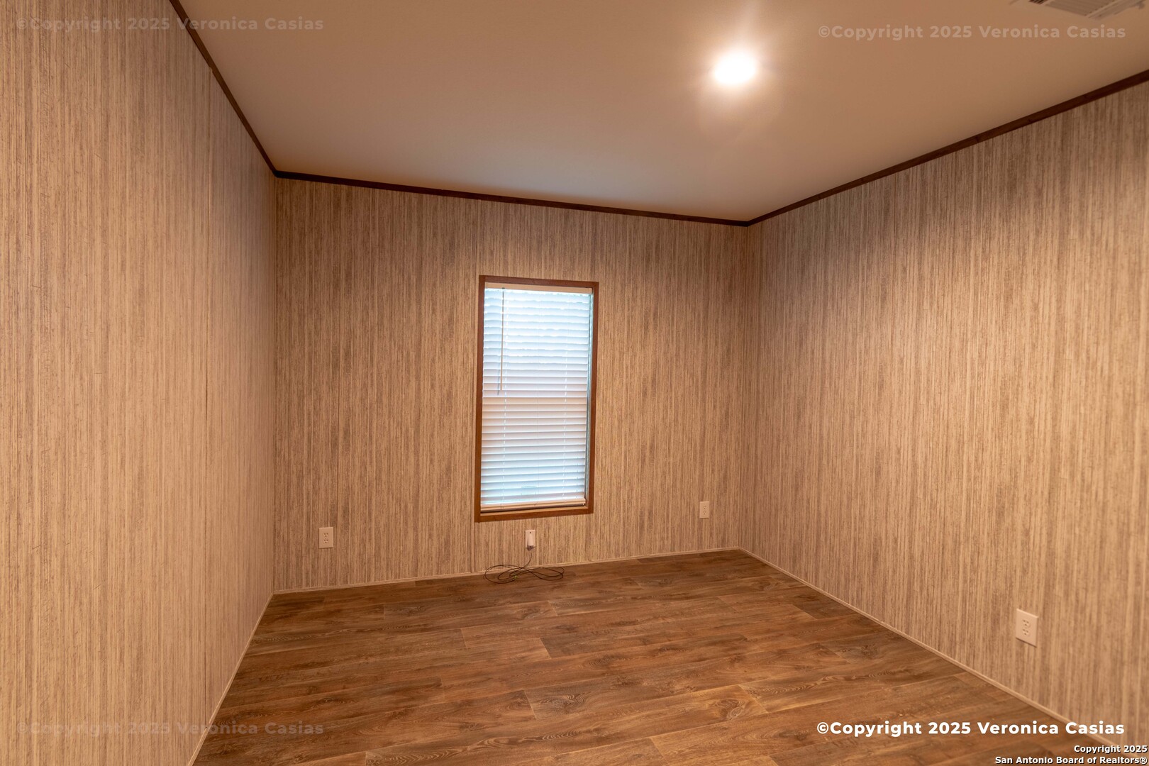 336 County Road 6846 Lytle, TX 78052 - Photo 11 of 20 an empty room with windows