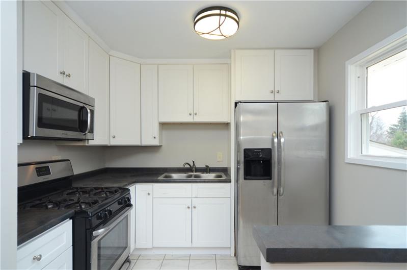108 NORTH Branch Center Monaca, PA 15061 - Photo 7 of 22 Gallery Image 7
