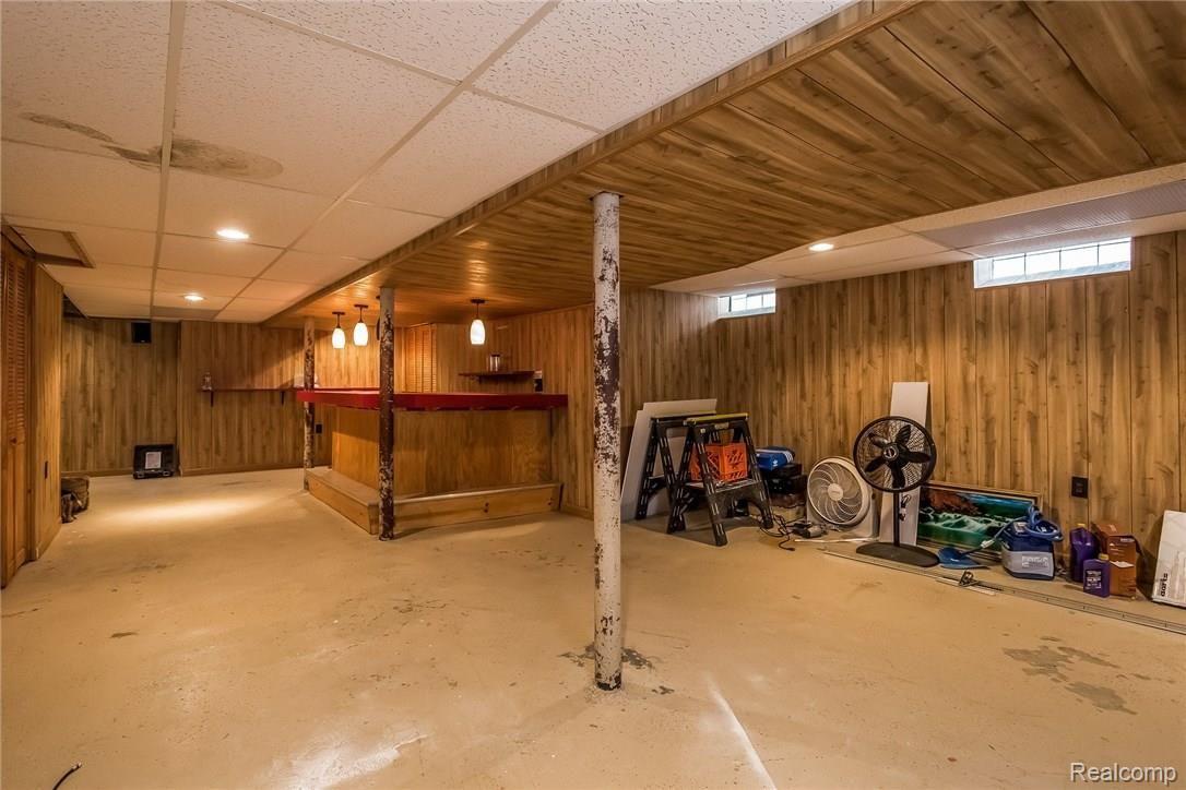 5084-5086 Yorkshire Road Detroit, MI 48224 - Photo 24 of 29 1042-Recreation_Room-2480504-medium.jpg