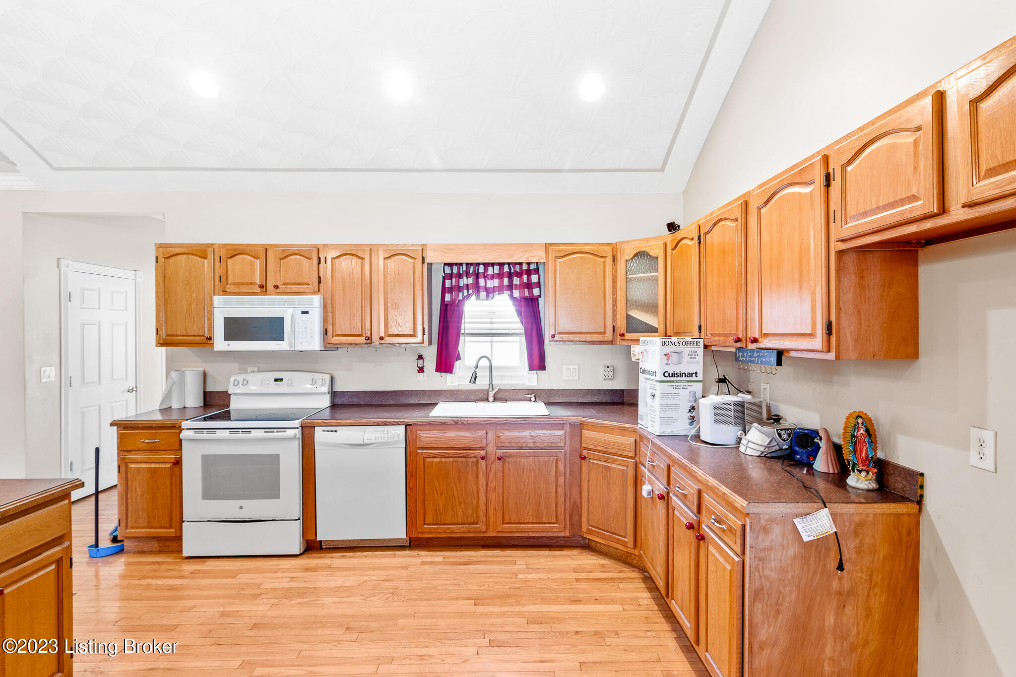 6608 Terry Road Louisville, KY 40258 - Photo 17 of 40 6608 Terry Rd HDR-10