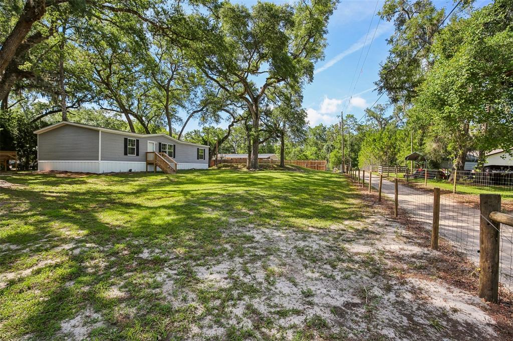 11487 Southwest 42nd Terrace Webster, FL 33597 - Photo 6 of 24