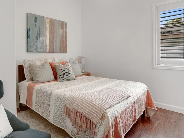 $4,750 | 784 11th Street North, Naples, FL 34102