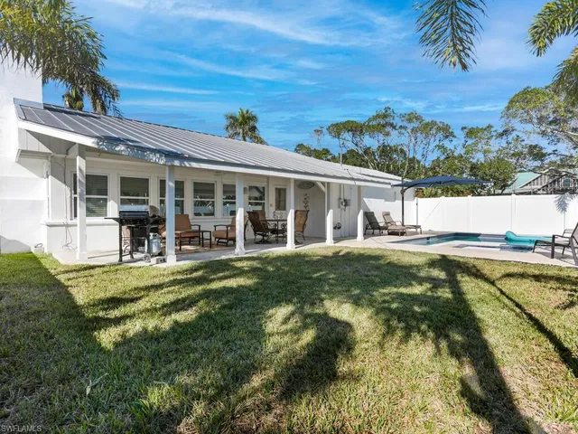 $4,750 | 784 11th Street North, Naples, FL 34102