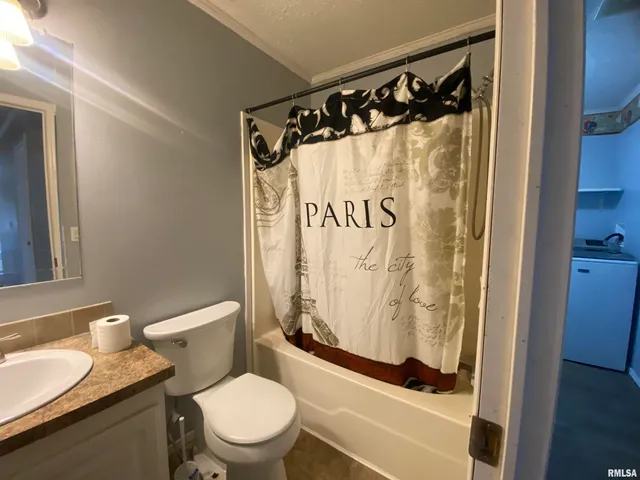 $189,000 | 415 North Broadway Street, Waltonville, IL 62894