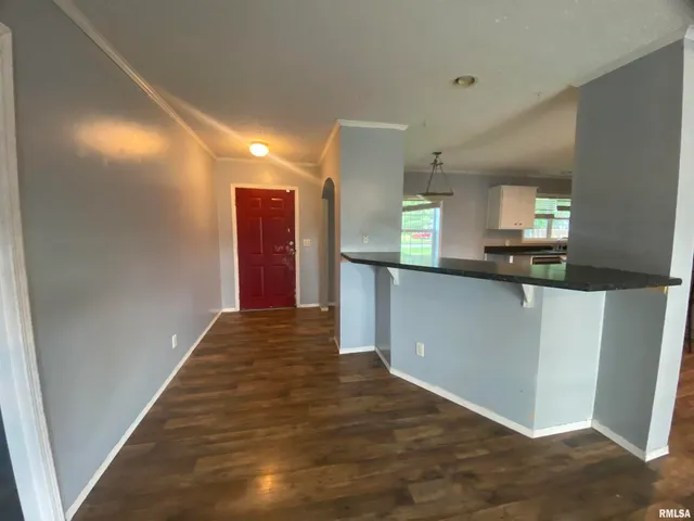 $189,000 | 415 North Broadway Street, Waltonville, IL 62894