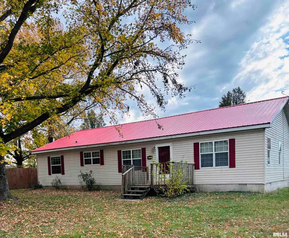 $189,000 | 415 North Broadway Street, Waltonville, IL 62894