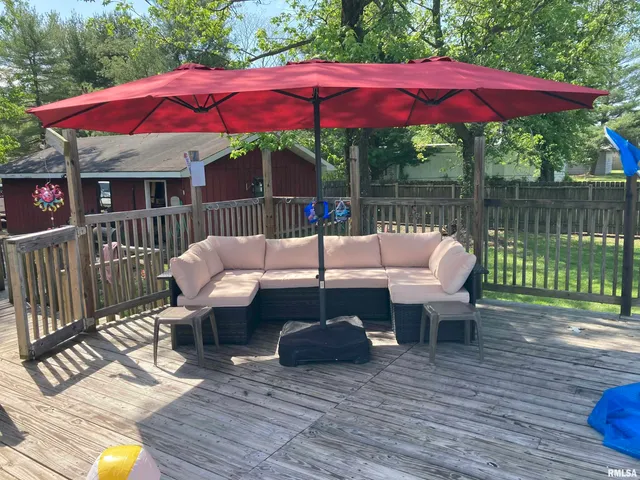 $189,000 | 415 North Broadway Street, Waltonville, IL 62894