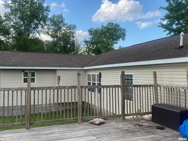 $189,000 | 415 North Broadway Street, Waltonville, IL 62894