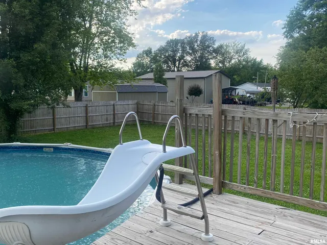 $189,000 | 415 North Broadway Street, Waltonville, IL 62894