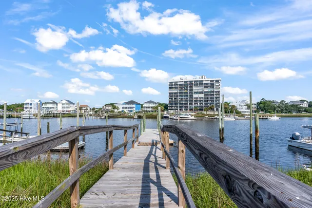 $2,200 | 717 Canal Drive, Carolina Beach, NC 28428