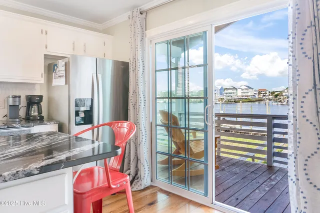 $2,200 | 717 Canal Drive, Carolina Beach, NC 28428