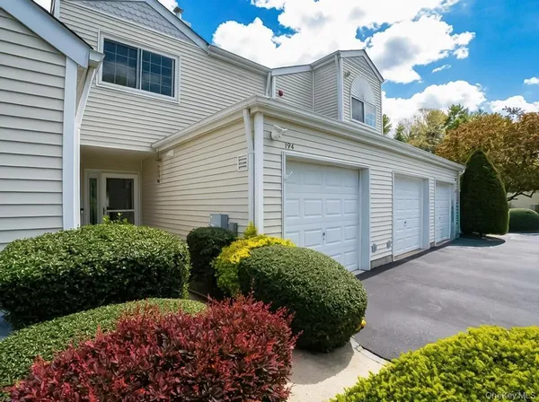 $489,990 | 194 Gothic Circle, Manorville, NY 11949