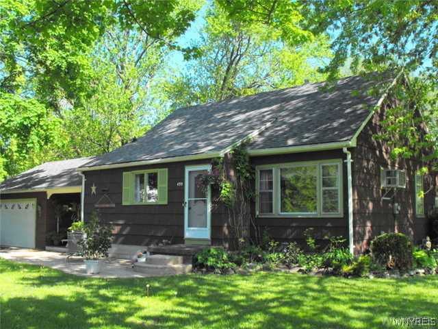 490 Oneida Street Lewiston, NY 14092 - Photo 1 of 1 Exterior Front