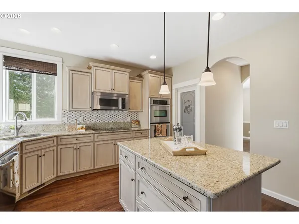 $895,000 | 11 Thompson Drive, Washougal, WA 98671