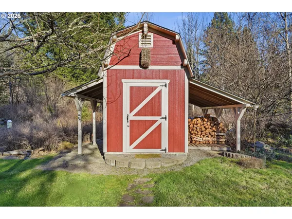 $895,000 | 11 Thompson Drive, Washougal, WA 98671