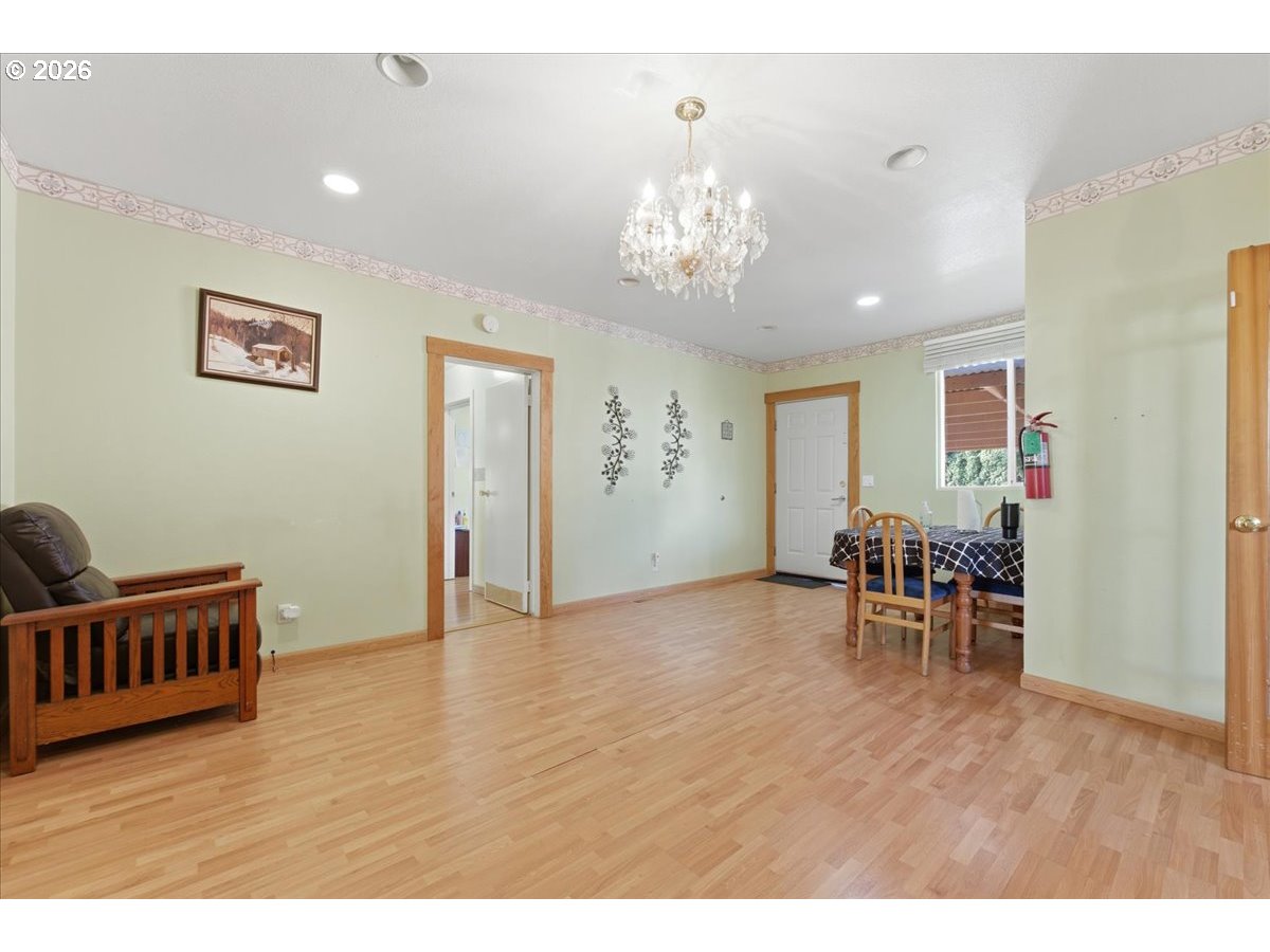 833 Southeast 151st Avenue Portland, OR 97233 - Photo 13 of 47