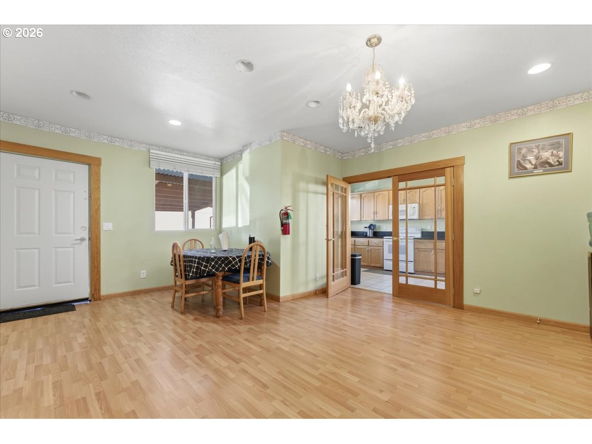 833 Southeast 151st Avenue Portland, OR 97233 - Photo 14 of 47