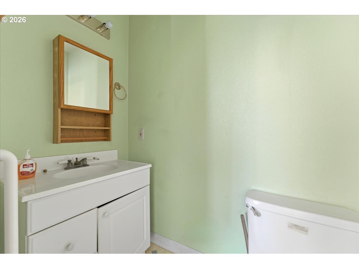 833 Southeast 151st Avenue Portland, OR 97233 - Photo 21 of 47