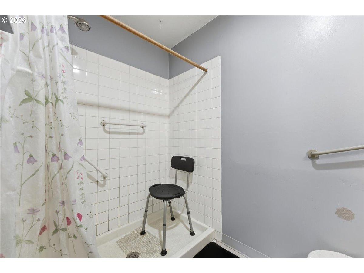 833 Southeast 151st Avenue Portland, OR 97233 - Photo 26 of 47