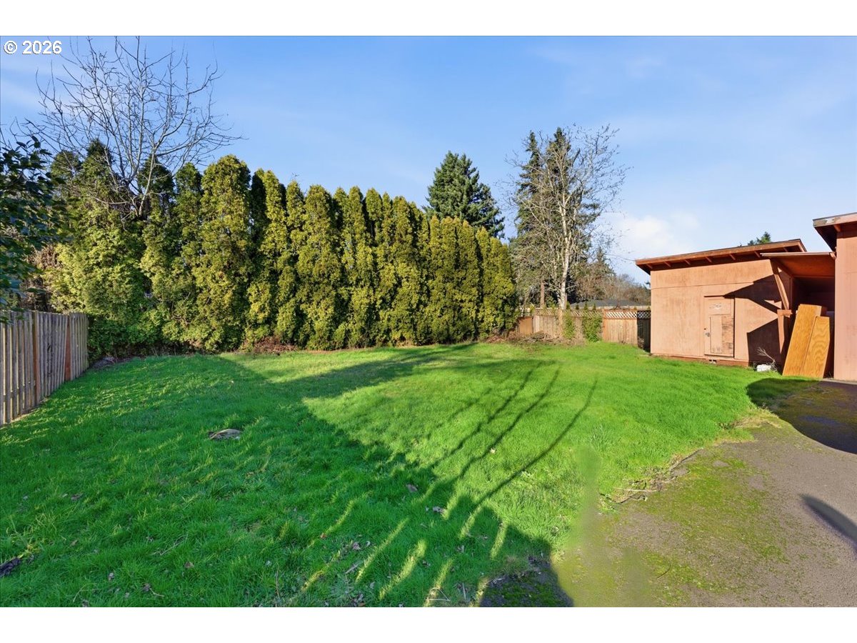 833 Southeast 151st Avenue Portland, OR 97233 - Photo 37 of 47